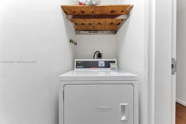 Building Photo - 1542 Drexel Ave