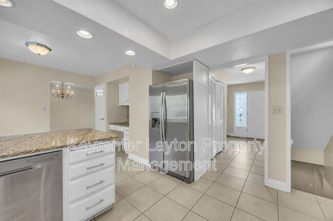 Building Photo - 2420 Bonneville Terrace Dr