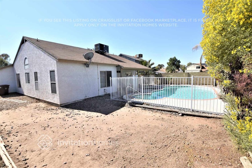 Building Photo - 9260 W Yucca St