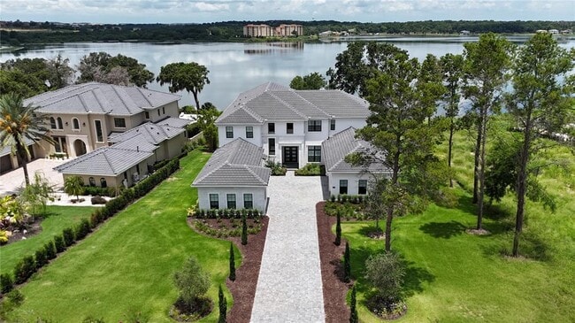 Building Photo - 15023 Pendio Dr