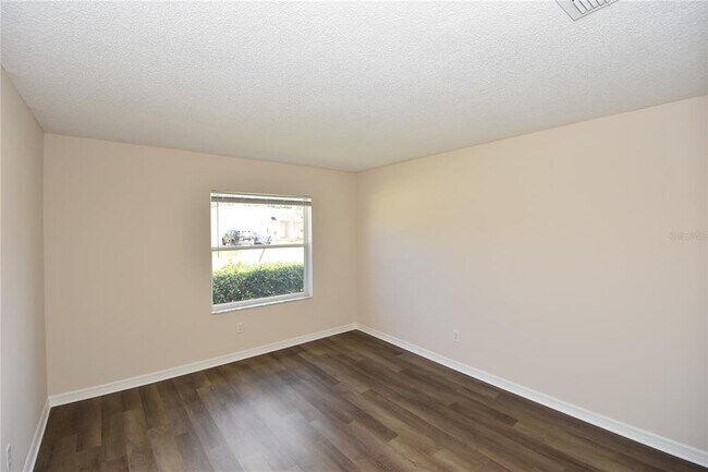 Building Photo - 19 Burning Ember Ln