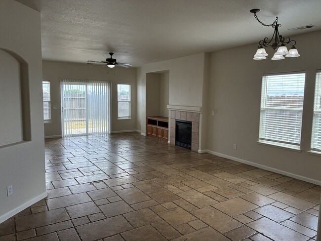 Building Photo - 3197 Dinkey Creek Ave