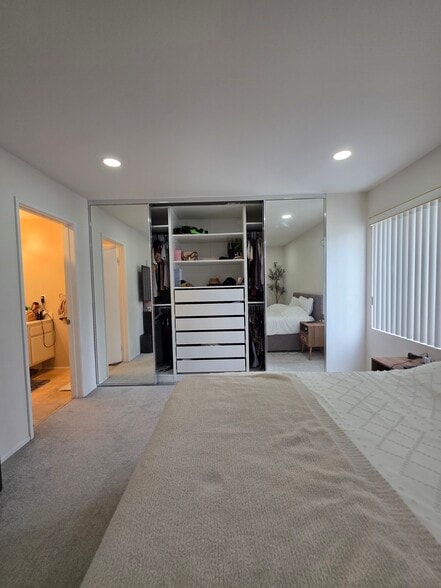 Building Photo - 9949 Scripps Westview Way