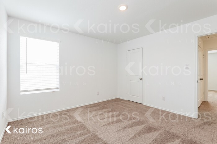 Building Photo - 13831 Weir Pl