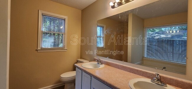 Building Photo - 2735 Stanton Woods Dr SE