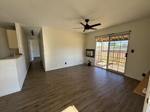 Building Photo - 140 Uwapo Rd