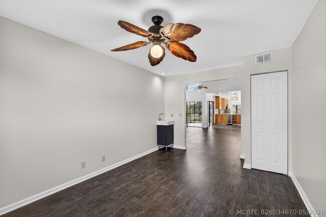 Building Photo - 17137 Waterbend Dr