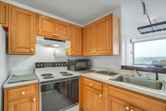 Building Photo - 350 Revere Beach Blvd