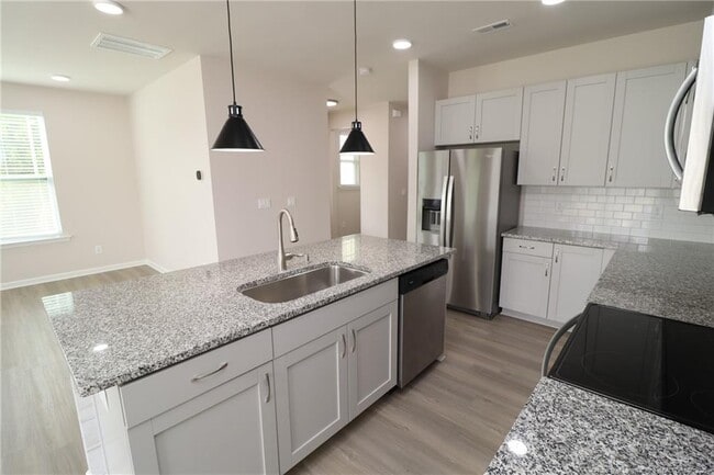 Building Photo - 104 Kineton Woods Way