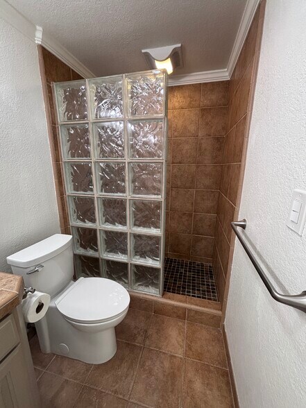 Building Photo - 2108 Lost Lake Pl
