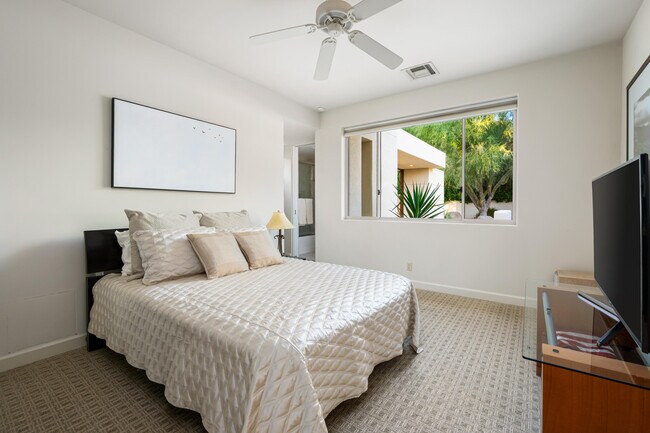 Building Photo - 40745 Morningstar Rd