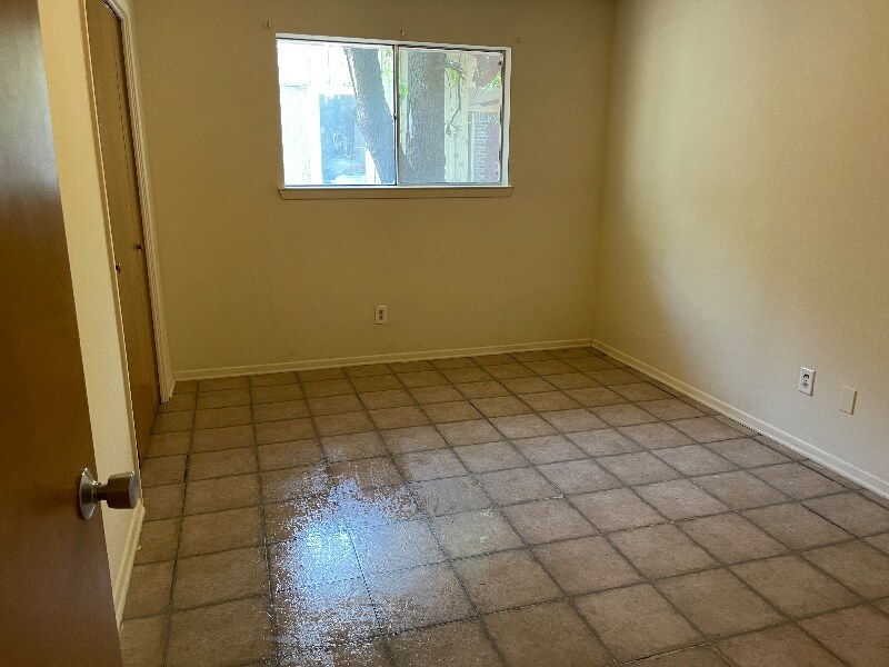 Building Photo - 2111 Scripture St