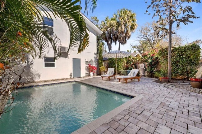 Building Photo - 2327 4th Ave N