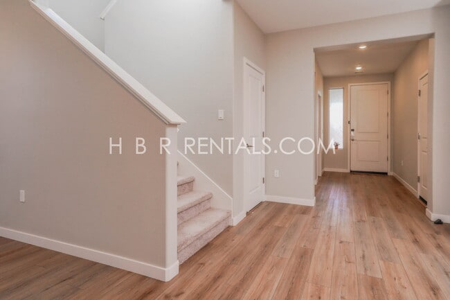 Building Photo - 1038 Osprey Dr