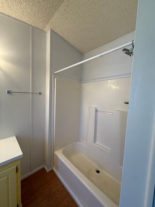 Building Photo - 3768 Western Dr