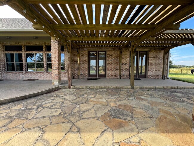 Building Photo - 1559 E Blackjack Rd E