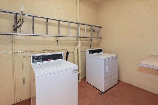 Building Photo - 7815 Camino Real