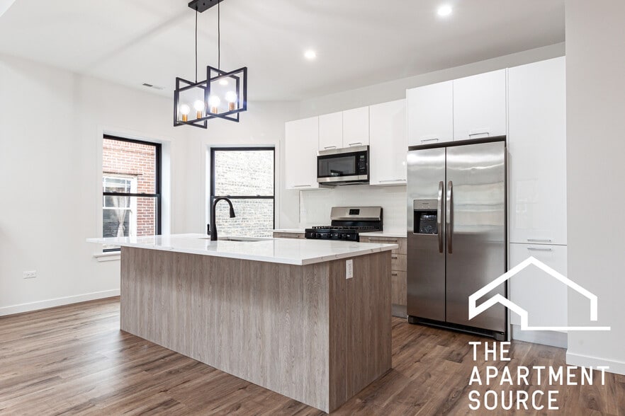 Building Photo - 1428 W Jonquil Ter