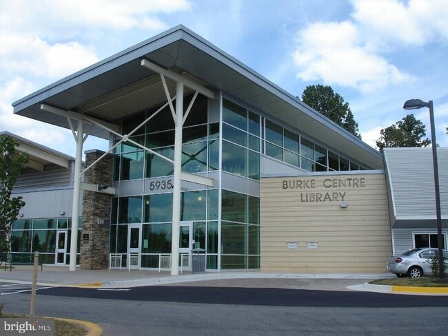 Building Photo - 6054 Old Landing Way