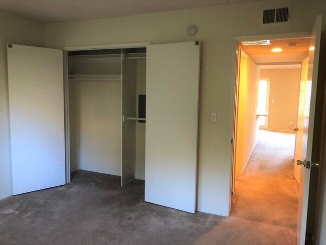 Building Photo - 5005 Collwood Way