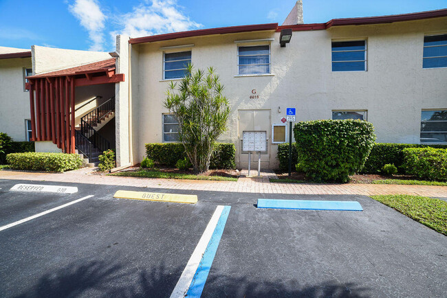 Building Photo - 6625 S Oriole Blvd
