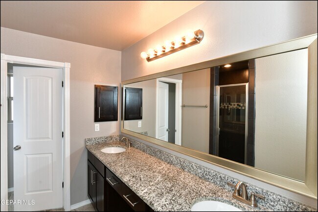Building Photo - 14901 Tierra Isaiah Ave