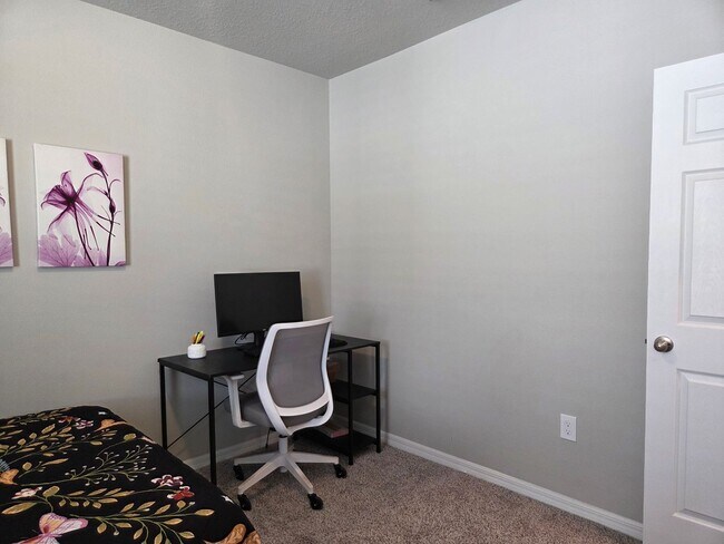Building Photo - Pet Friendly Home in Cagan Crossings East