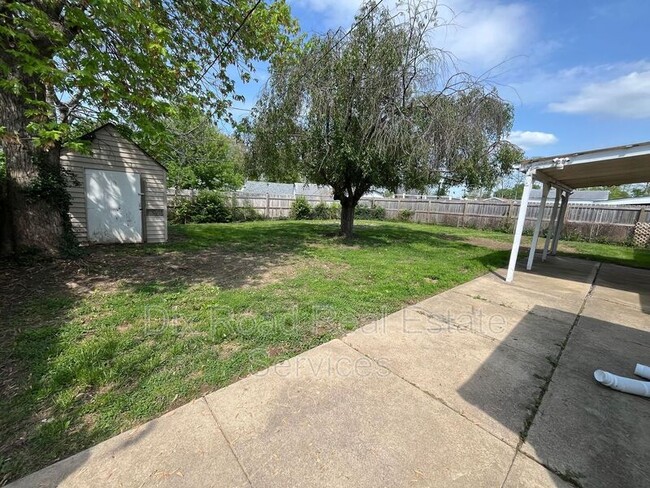 Building Photo - 52 Van Buren Dr