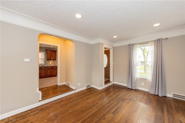 Building Photo - 3702 Glencairn Rd