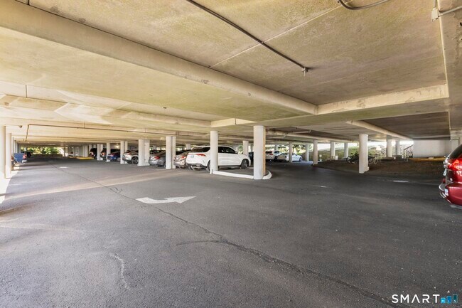 Building Photo - 1 Mansfield Grove Rd
