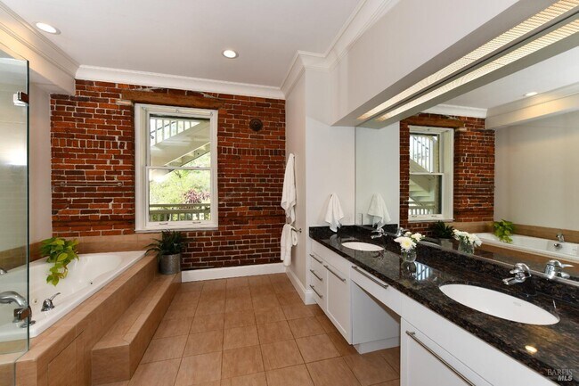 Building Photo - 13756 Arnold Dr