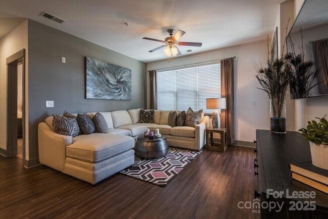 Building Photo - 1021 Glenn Valley Ln