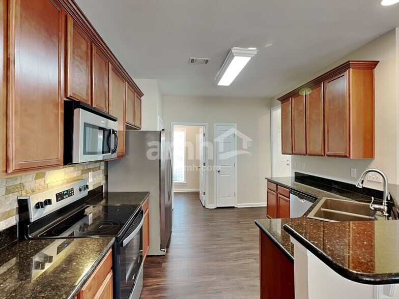 Building Photo - 122 Tilton Dr