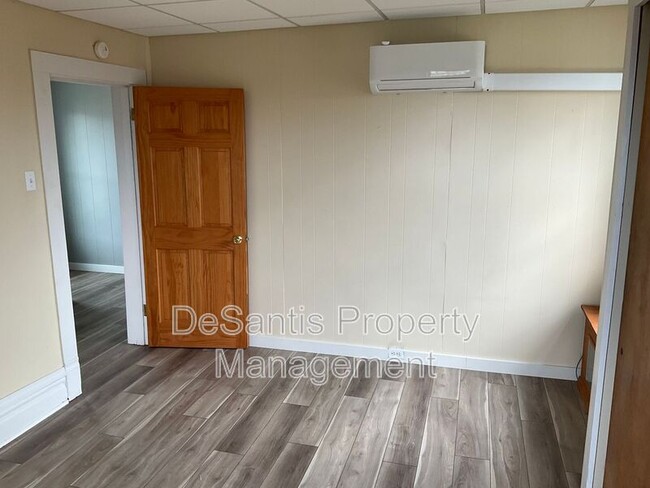 Building Photo - 1632 Steuben St