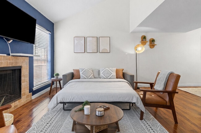 Building Photo - 800 S 1st St