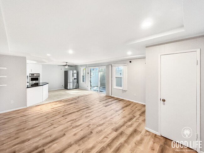 Building Photo - Stunning 2BD/2BA W/ Updated Kitchen, A/C, and Reserved Parking in La Mesa!