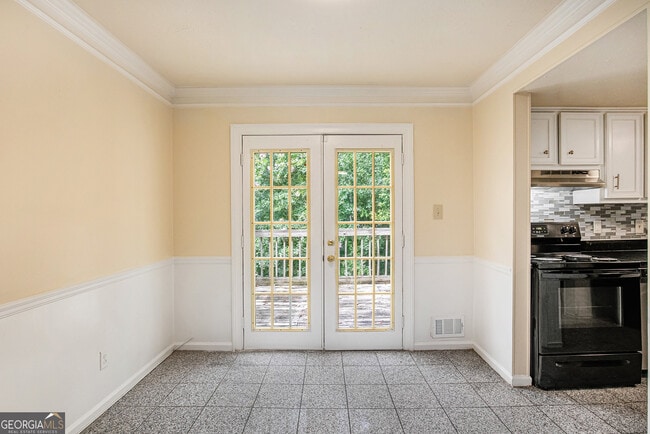 Building Photo - 2884 Spruce Cir