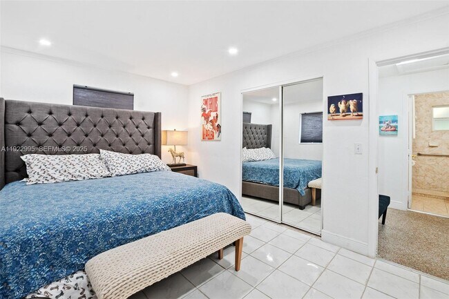 Building Photo - 3711 SW 58th Ave