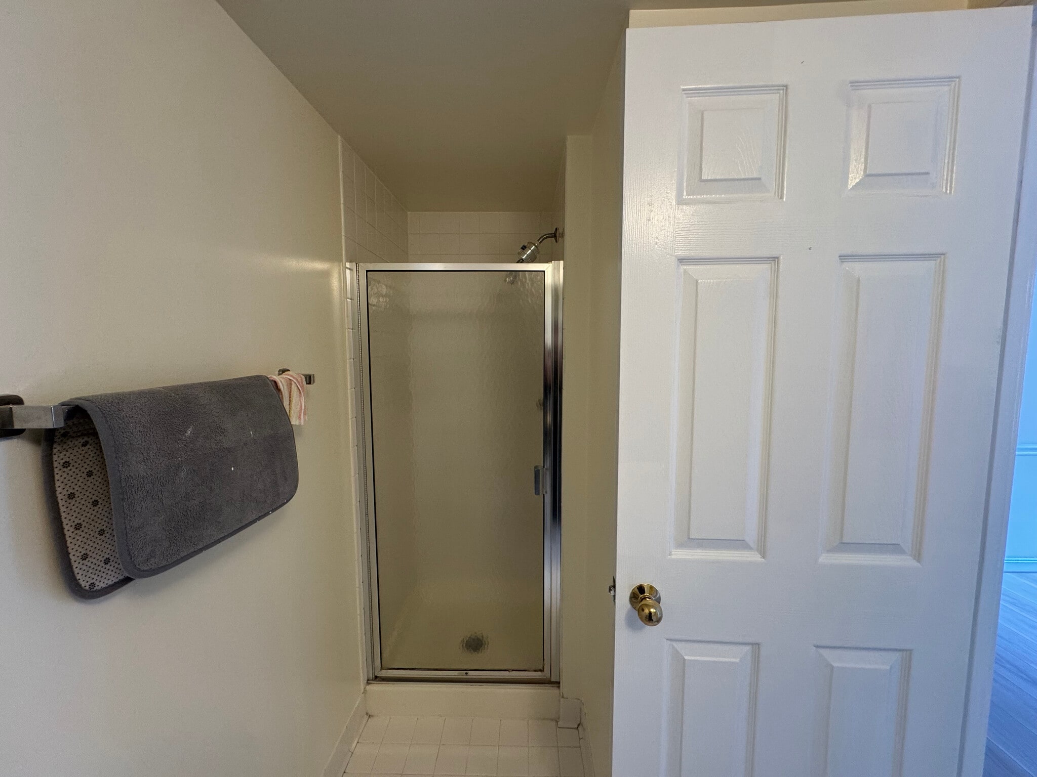 Bathroom #2 - 2400 Clarendon Blvd