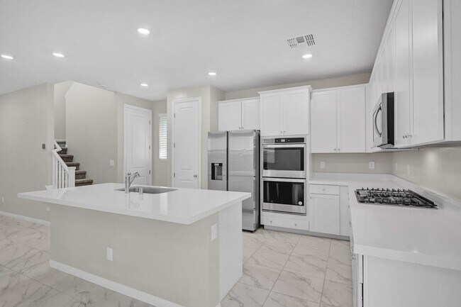 Building Photo - Summerlin gated community 4 bedroom 3 baths