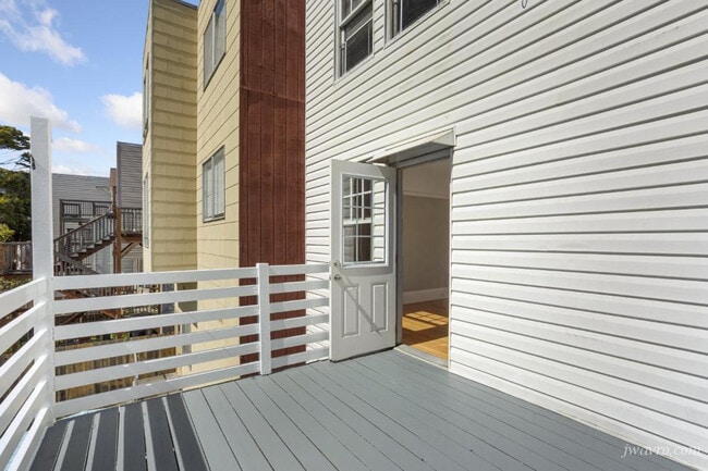 Building Photo - 257 2nd Ave
