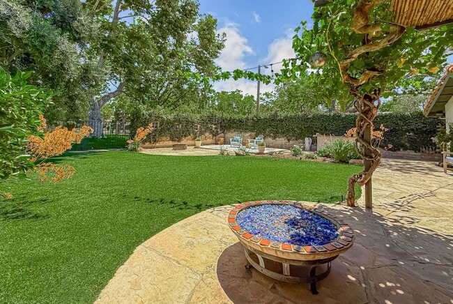 Building Photo - 2350 Leeward Cir