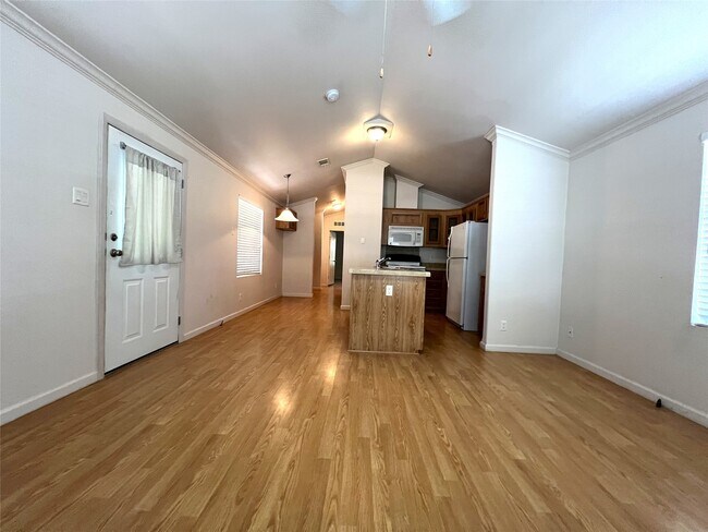Building Photo - 286 FM 1696
