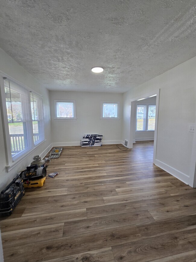 Building Photo - 2108 3rd St SE