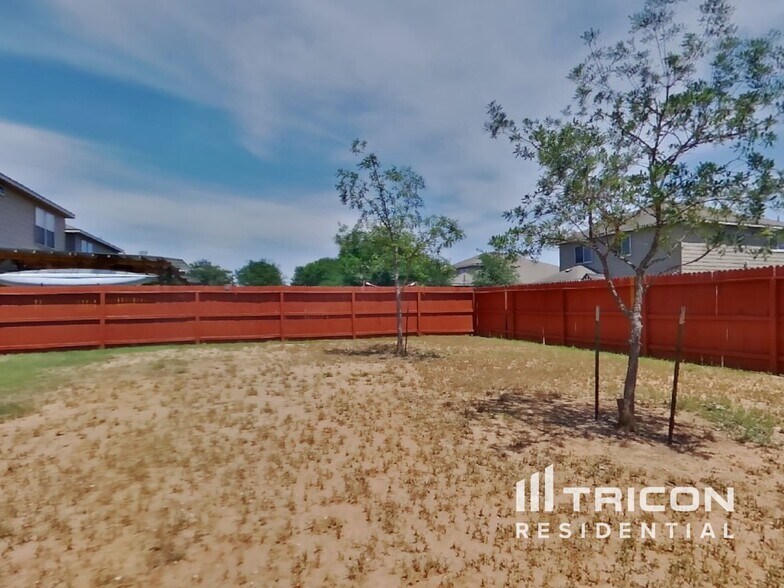 Building Photo - 408 Auburn Park