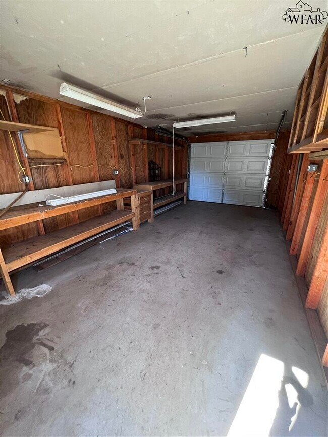 Building Photo - 5110 Jamaica Dr