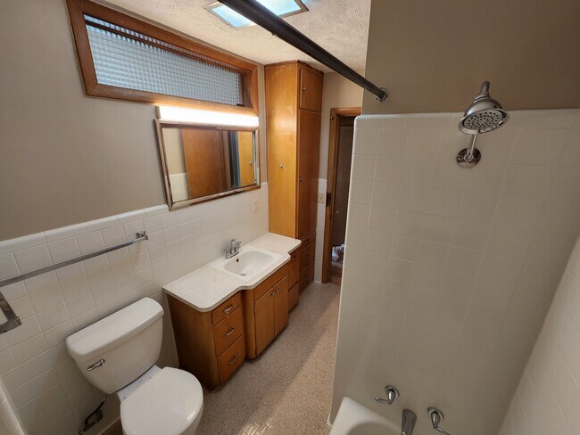 Building Photo - 1112 Milton Ave