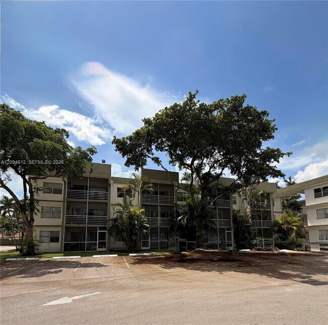 Building Photo - 4255 N University Dr
