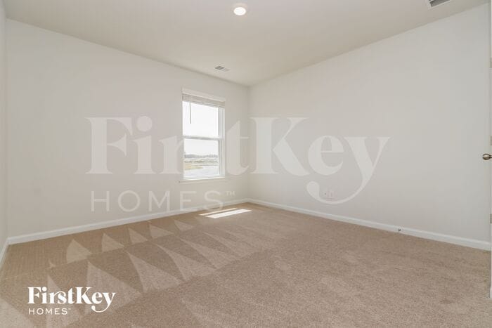 Building Photo - 385 Azore Way