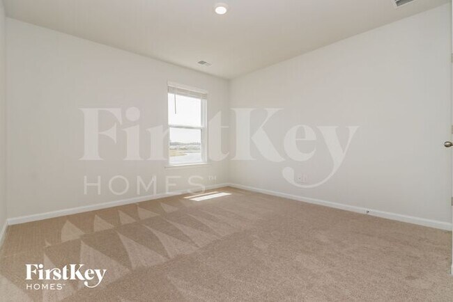 Building Photo - 385 Azore Way